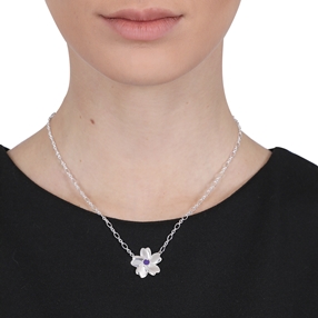The Dreamy Flower short silver necklace with flower-