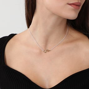 Beauty Flow short silver necklace with irregular motif-