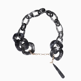 Impress Me chunky chain necklace with black rings and drop motif-