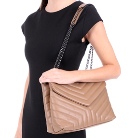 Essential Street Medium Leather Shoulder Bag-