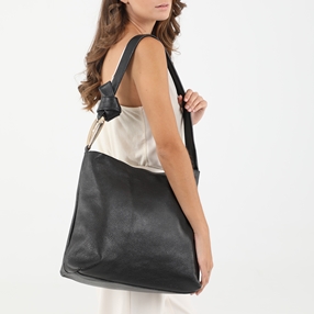 Fab n’ Classy black leather shoulder bag with zipper-