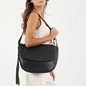 Fab n’ Classy black leather shoulder bag with lid-