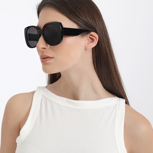 Sunglasses large rounded cat-eye in black color-