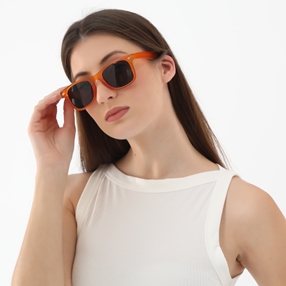 Γυαλιά ηλίου τετραγωνισμένη μάσκα με μεταλλικά στοιχεία σε ματ πορτοκαλί χρώμα-